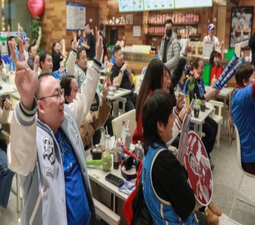 郑钦文重逢,萨巴伦卡女,单八强晋级,太阳城,太阳城娱乐,太阳城app,太阳城赌场